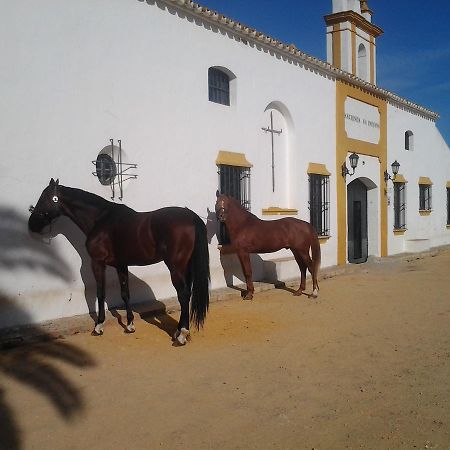 فندق Hacienda La Indiana لوس بالاسيوس ي فيلافرانكه المظهر الخارجي الصورة