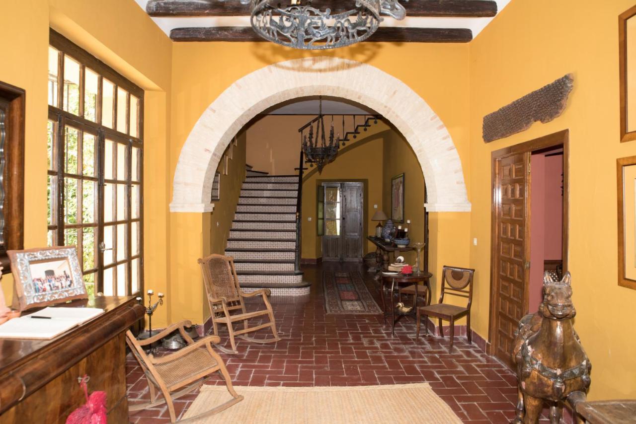 فندق Hacienda La Indiana لوس بالاسيوس ي فيلافرانكه المظهر الخارجي الصورة
