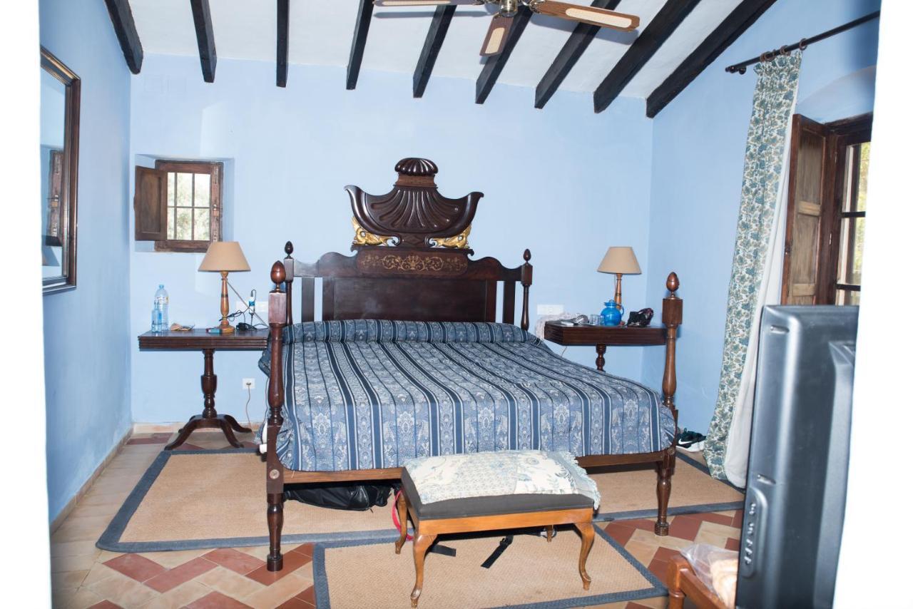 فندق Hacienda La Indiana لوس بالاسيوس ي فيلافرانكه المظهر الخارجي الصورة