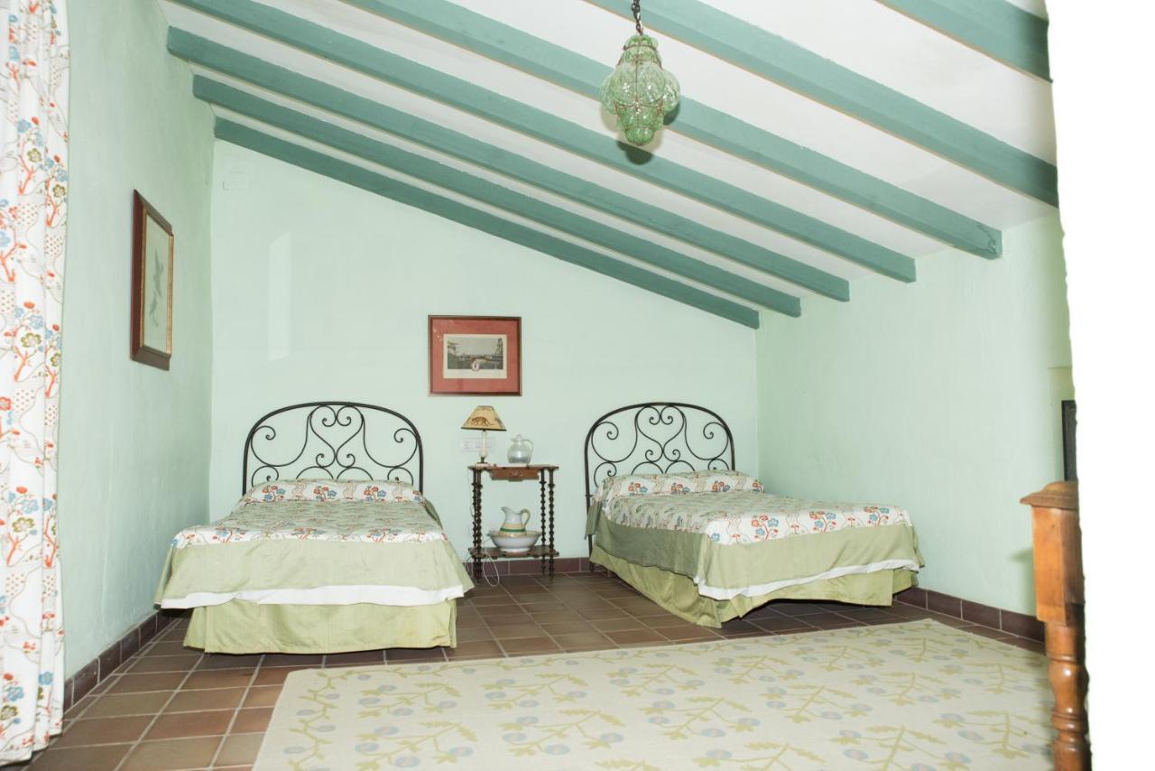 فندق Hacienda La Indiana لوس بالاسيوس ي فيلافرانكه المظهر الخارجي الصورة