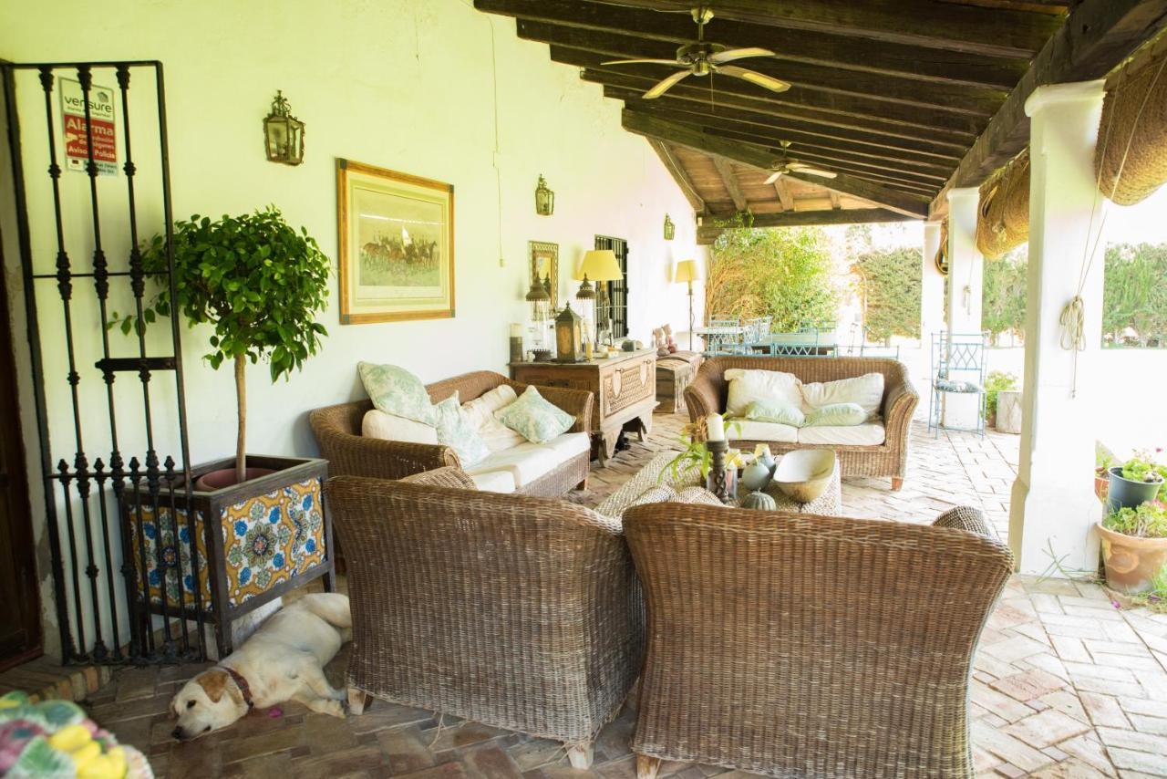 فندق Hacienda La Indiana لوس بالاسيوس ي فيلافرانكه المظهر الخارجي الصورة